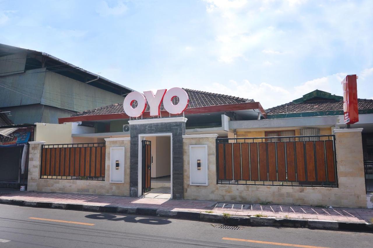 Super Oyo 1046 Omah Pathok Hotel Yogyakarta Eksteriør billede