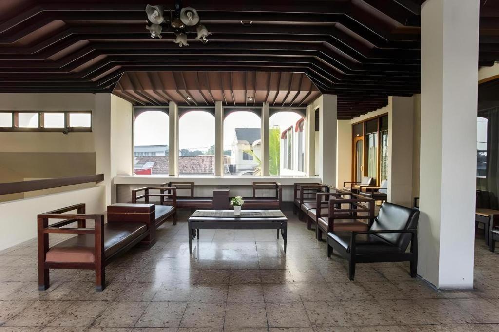 Super Oyo 1046 Omah Pathok Hotel Yogyakarta Eksteriør billede