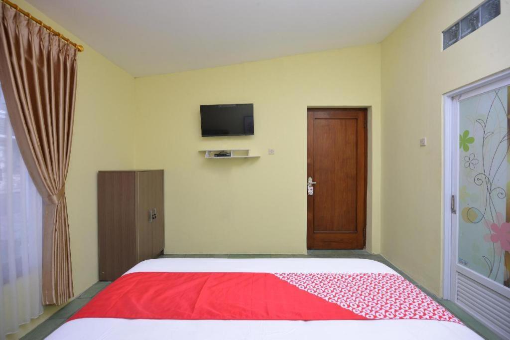 Super Oyo 1046 Omah Pathok Hotel Yogyakarta Eksteriør billede