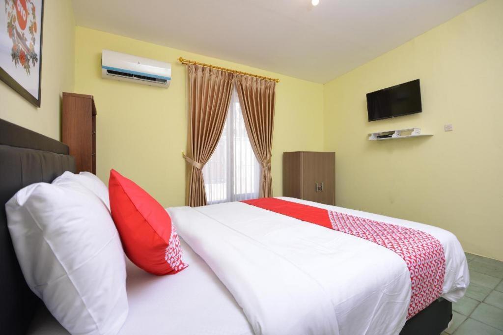 Super Oyo 1046 Omah Pathok Hotel Yogyakarta Eksteriør billede